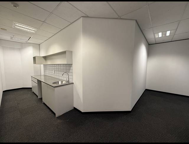 224M² OFFICE TO LET IN PARKTOWN